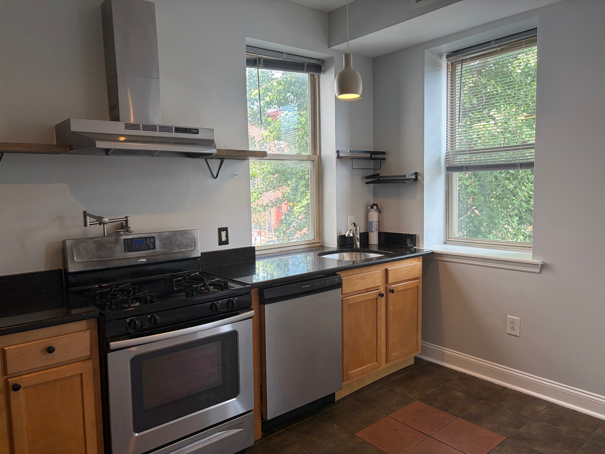 Building Photo - 115 E Girard Ave
