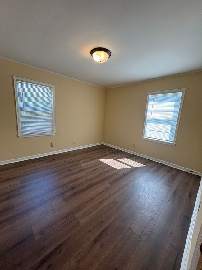 Building Photo - 1407 Johnston Dr