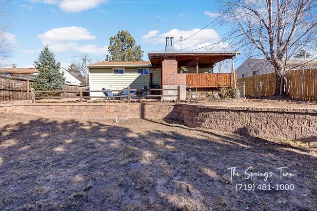 Building Photo - CUTE 3BD RANCHER WITH CHARACTER IN CENTRAL COLORADO SPRINGS - Security Deposit Waiver Available