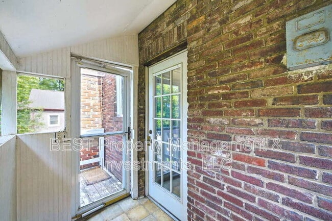 Building Photo - 2208 Wilmore Dr