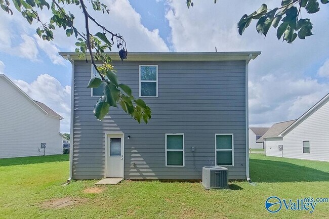 Building Photo - 1139 Freedom Pkwy