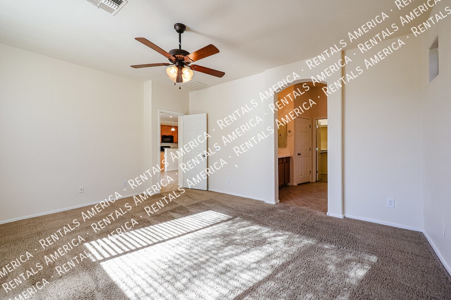 Building Photo - 4325 W Powell Dr