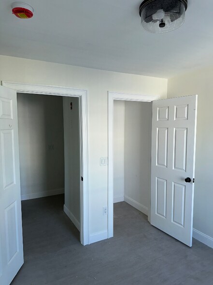 Building Photo - 15 Sybaris St