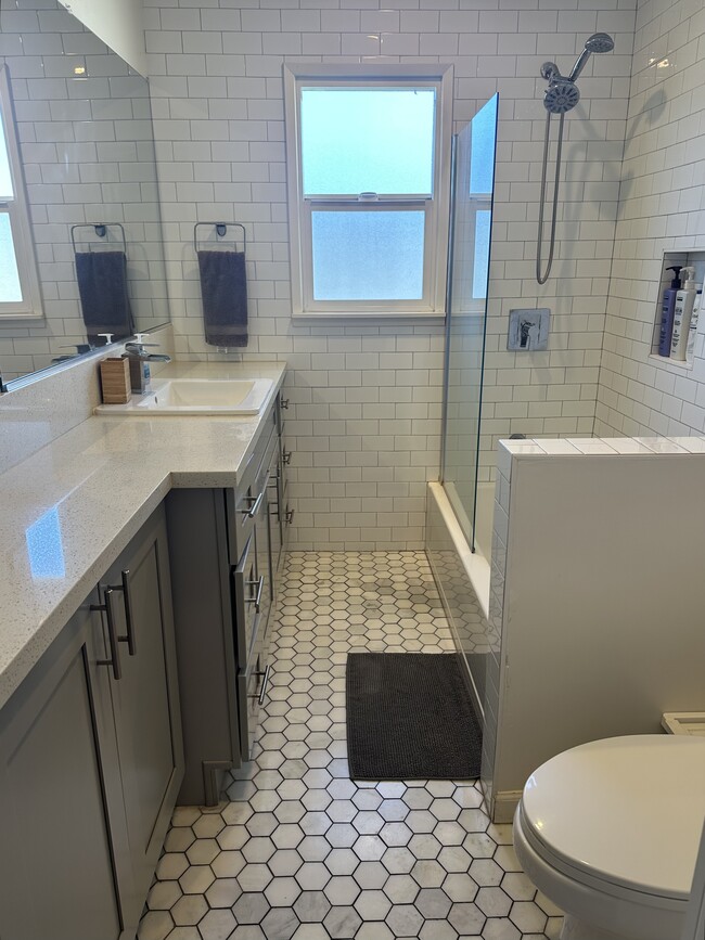 Building Photo - 2449 Florencita Dr W