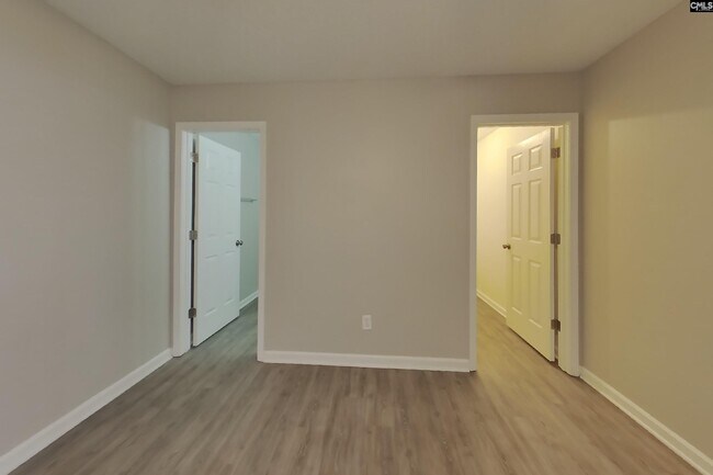 Building Photo - 80 Springway Dr