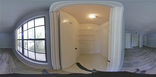 Building Photo - 5900 Village Cir N