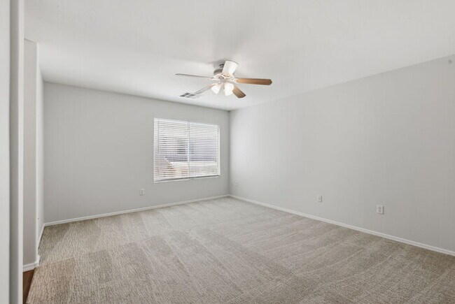 Building Photo - 4265 E Windsor Dr