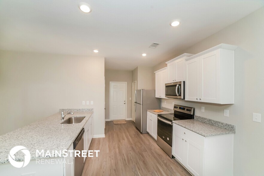 Building Photo - 521 Firethorn Ct