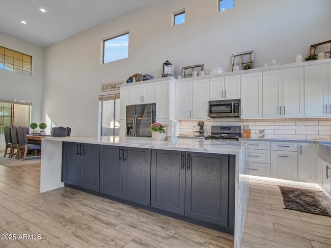 Building Photo - 4326 W Kenai Dr