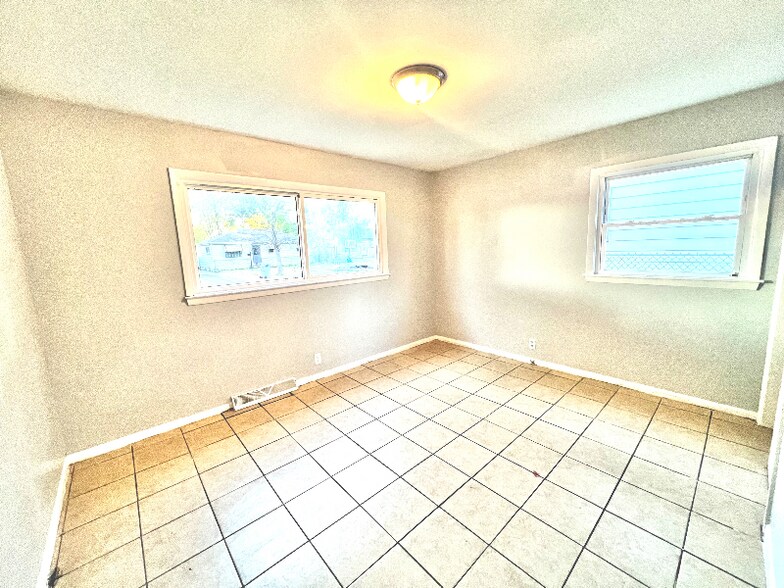 Building Photo - 5816 N 62nd St