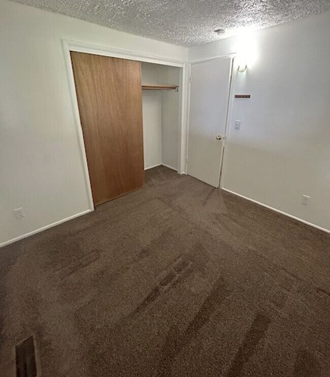 Building Photo - 38923060 - GW