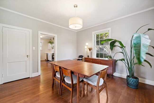 Building Photo - 3bd/2ba Two-Story Home in Durham Only 1 Mile from Downtown!