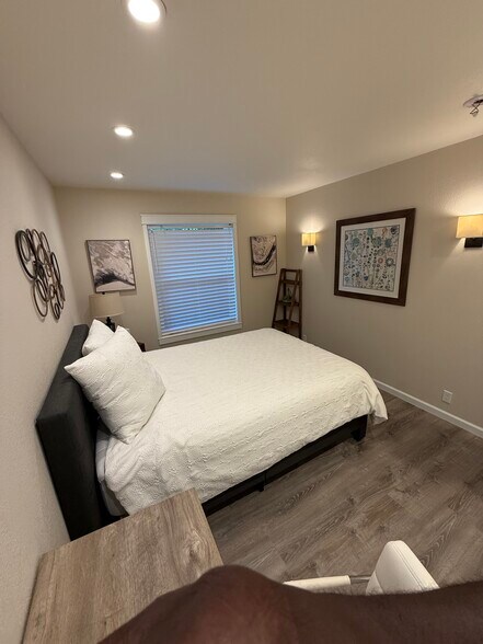 Building Photo - 779 Hamilton Dr