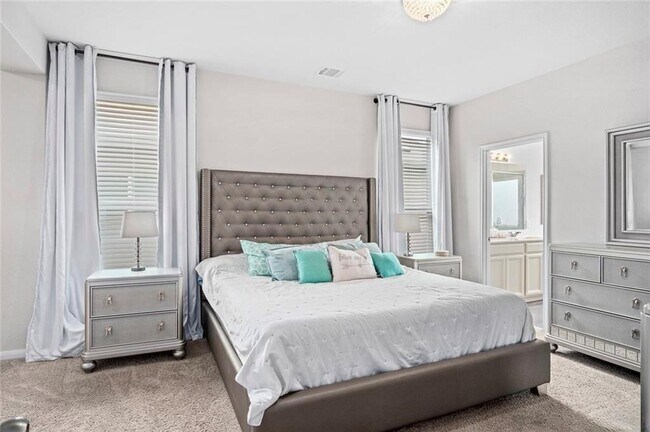 Building Photo - 533 Summersweet Rd