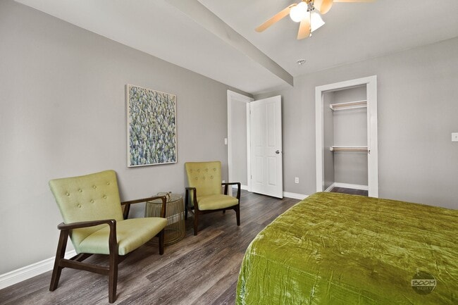 Building Photo - MUST SEE! | 4 BEDROOM 2.5 BATHROOM HOUSE |...