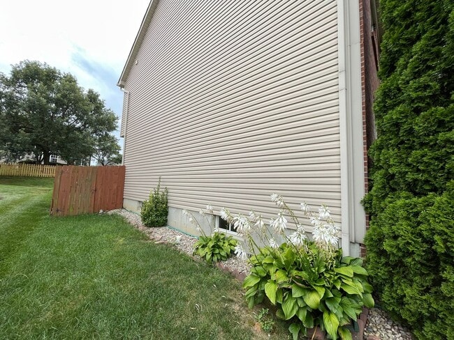 Building Photo - 10916 Collington Dr