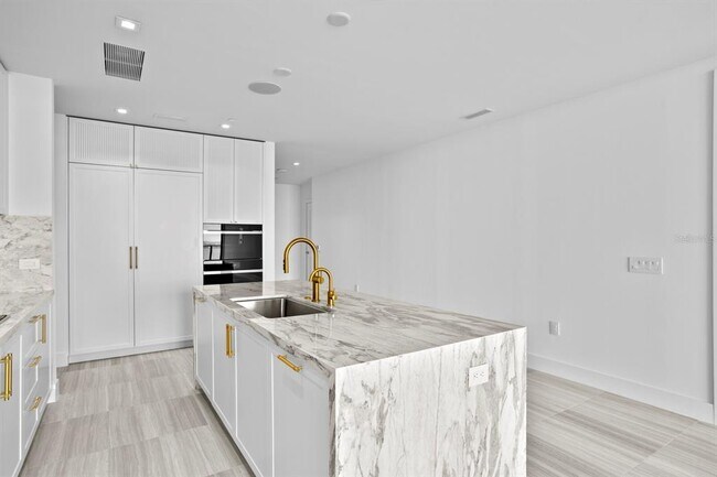 Building Photo - 3015 S Ysabella Ave