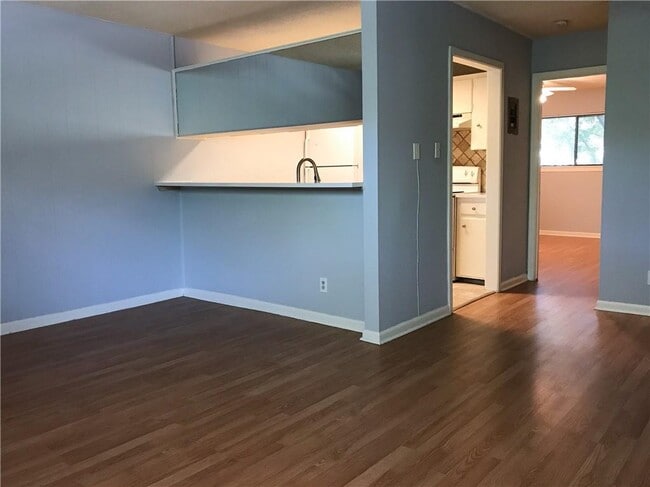 Building Photo - 5001 Bull Creek Rd