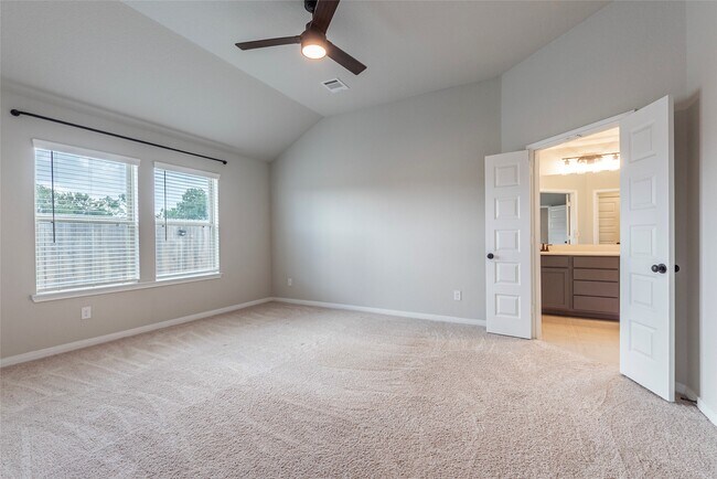 Building Photo - 250 Eagleville Dr