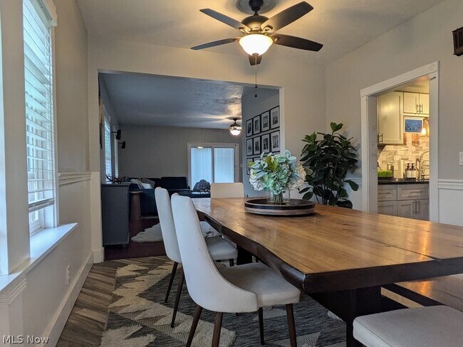 Building Photo - 1902 Harding Dr