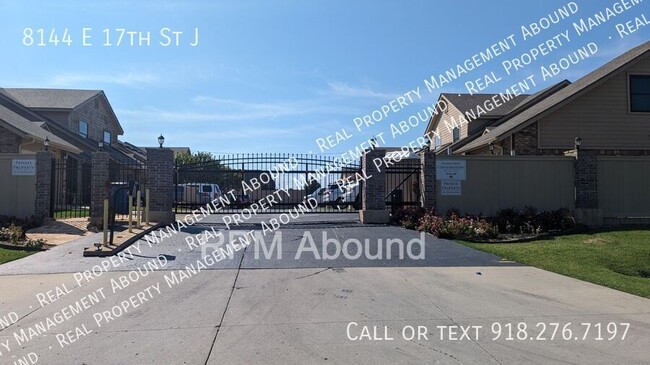 Building Photo - GATED Community AVAILABLE NOW!