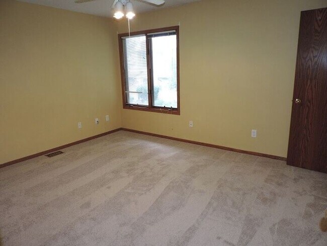 Building Photo - 1154 Mormon Trek Blvd
