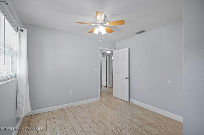 Building Photo - 818 Hampton Way