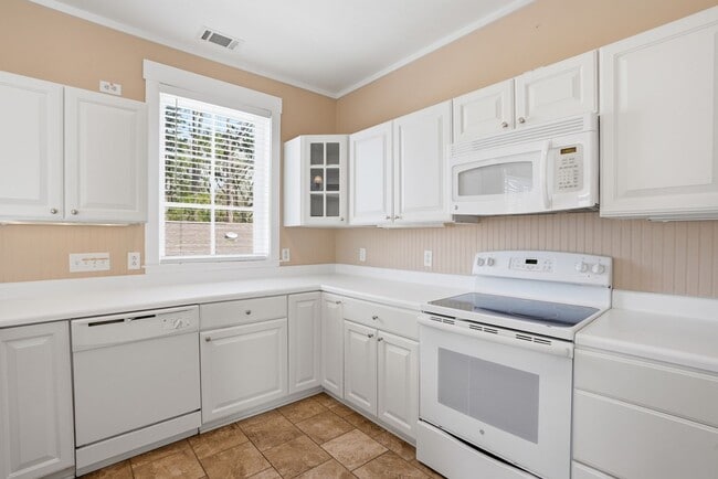 Building Photo - Fully Furnished Home on Tybee Island for Lease!