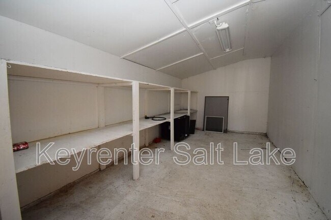 Building Photo - 3215 S 4400 W