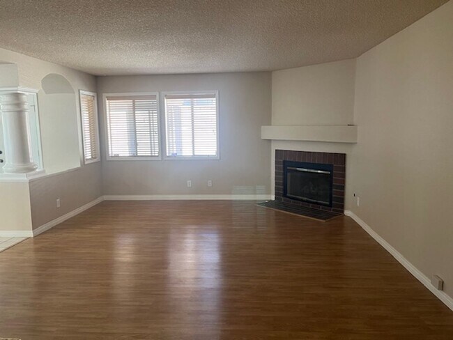 Building Photo - 4 bedroom Home in the heart of Temecula