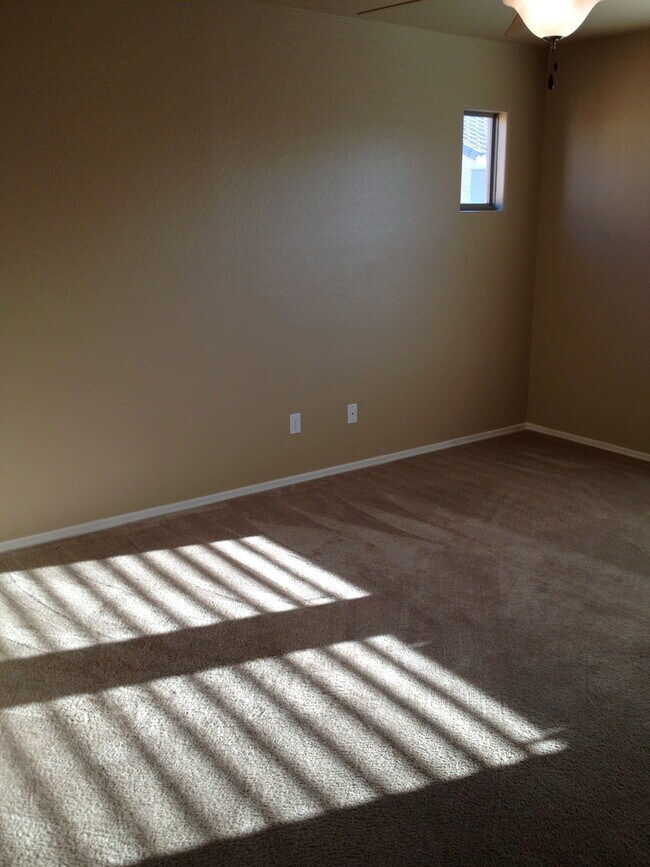 Building Photo - 3 Bed/2.5 Bath Great Gilbert Location