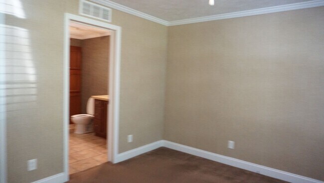Building Photo - 3876 Rowell Rd