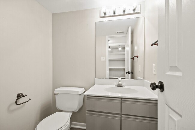 Building Photo - 7812 Theissetta Dr