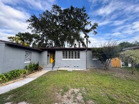 Building Photo - 747 Moravon Ave