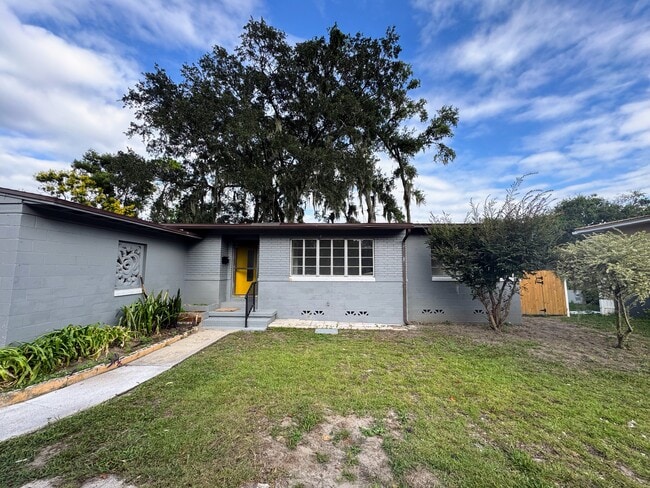 Building Photo - 747 Moravon Ave