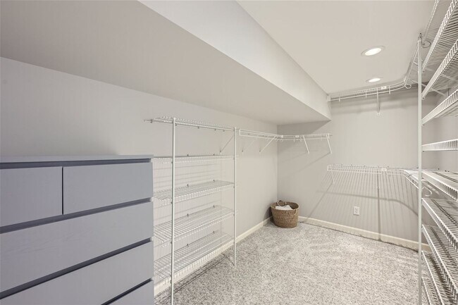 Building Photo - Introducing a spacious 4 bedroom, 2.5 bath...