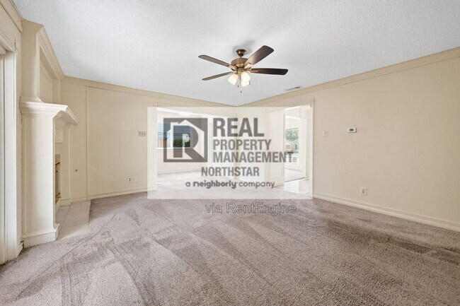 Building Photo - 902 Arrowhead Dr