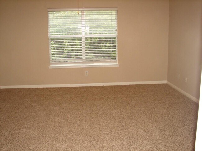 Building Photo - 1720 Lynnville Trail