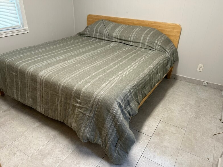 Building Photo - 805 Broadway