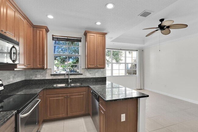 Building Photo - 2441 San Pietro Cir