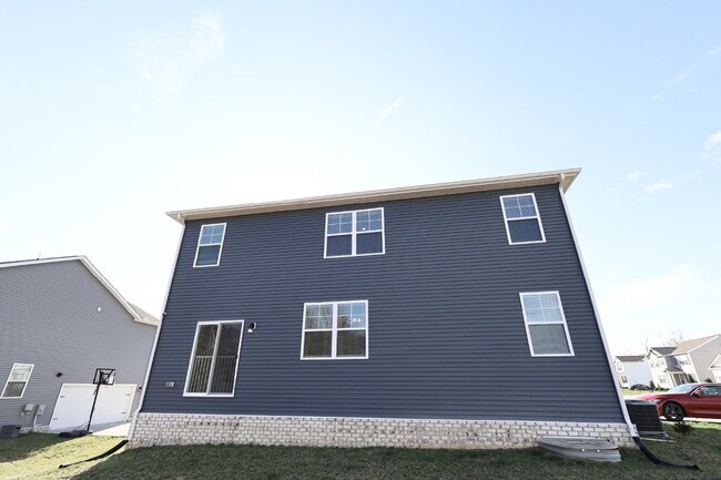 Building Photo - 7001 Batten Ct