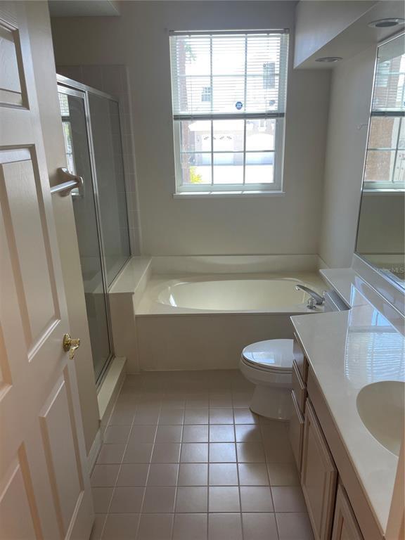 Building Photo - 7701 Carriage Homes Dr