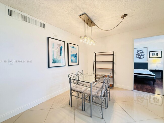 Building Photo - 17011 N Bay Rd