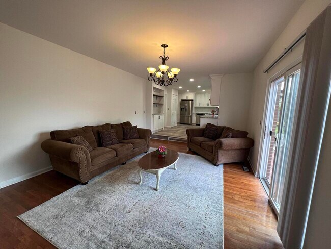Building Photo - 4033 Ramblewood Dr