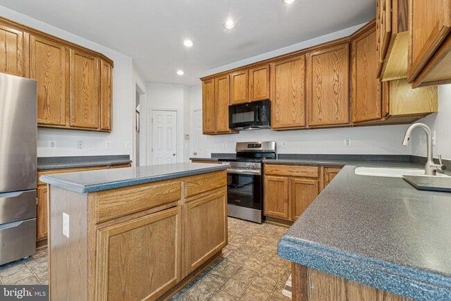 Building Photo - 16056 Sheringham Way