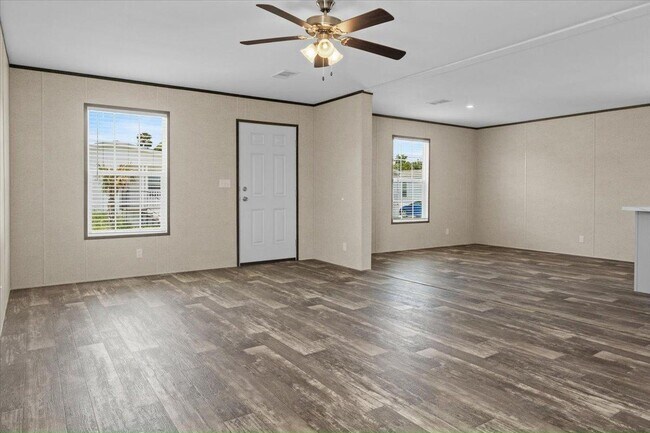 Building Photo - 6711 Hidden Oaks Dr