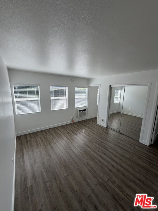 Building Photo - 4277 Colbath Ave