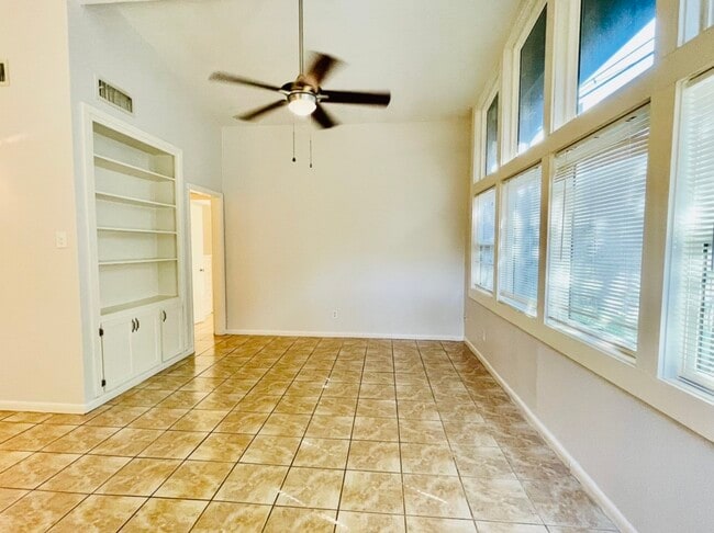 Building Photo - 4733 Merwin St