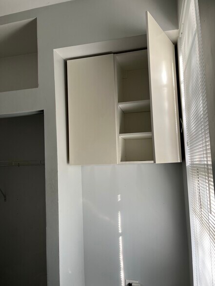 Building Photo - 2115 S Central Park Ave