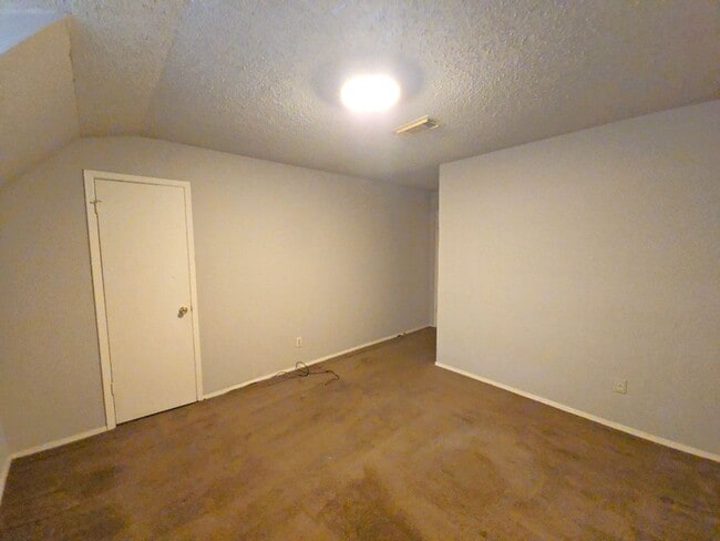 Building Photo - 15625 Weldon Dr